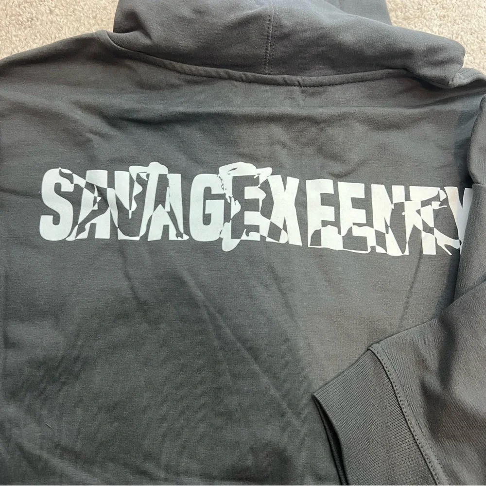 Savage X Fenty, Women's, Forever Savage Showgirl Short Robe Dark Grey size M/L